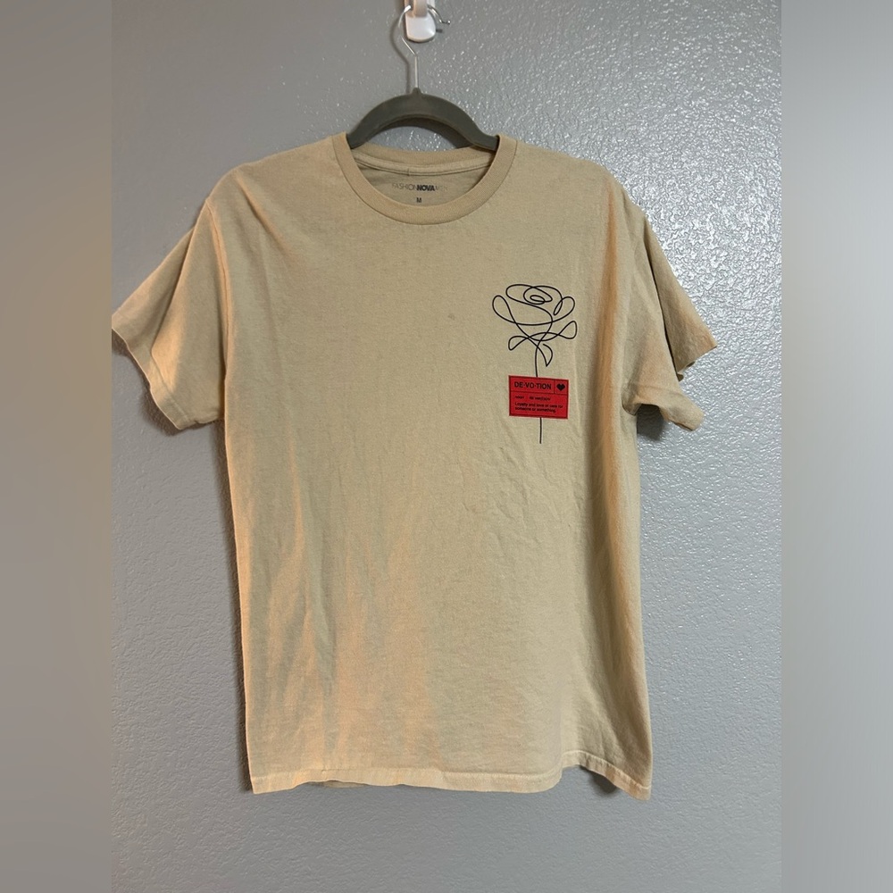 Men’s brown tan red black graphic T shirt T-shirt size medium